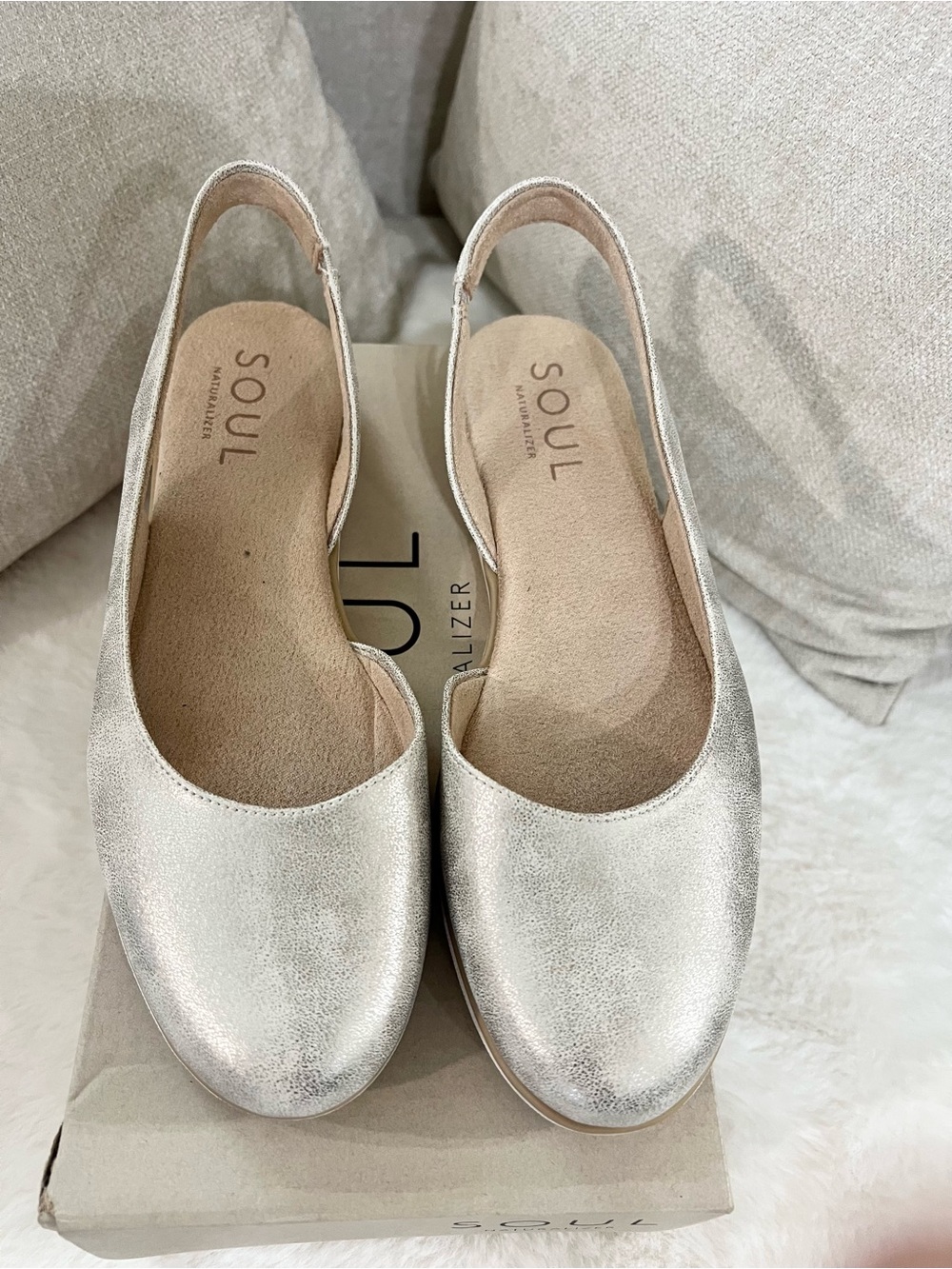 SOUL Naturalizer Metallic Slingback Flat in Light Gold. Size EU 40
